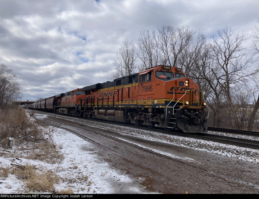 BNSF 7996 East